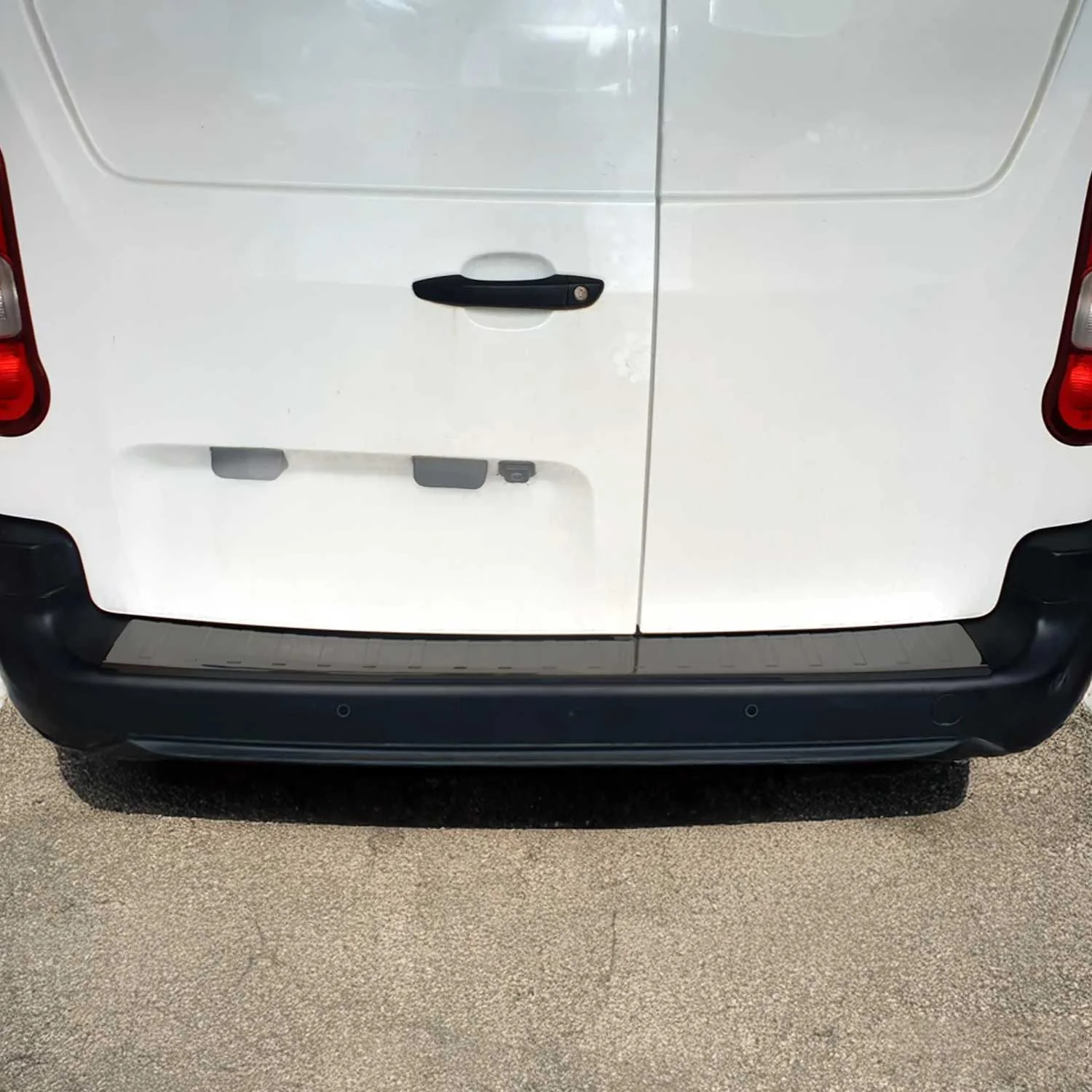 Protection de Pare-Chocs pour Opel Combo E Cargo 2019-2026 Inox dark chrome